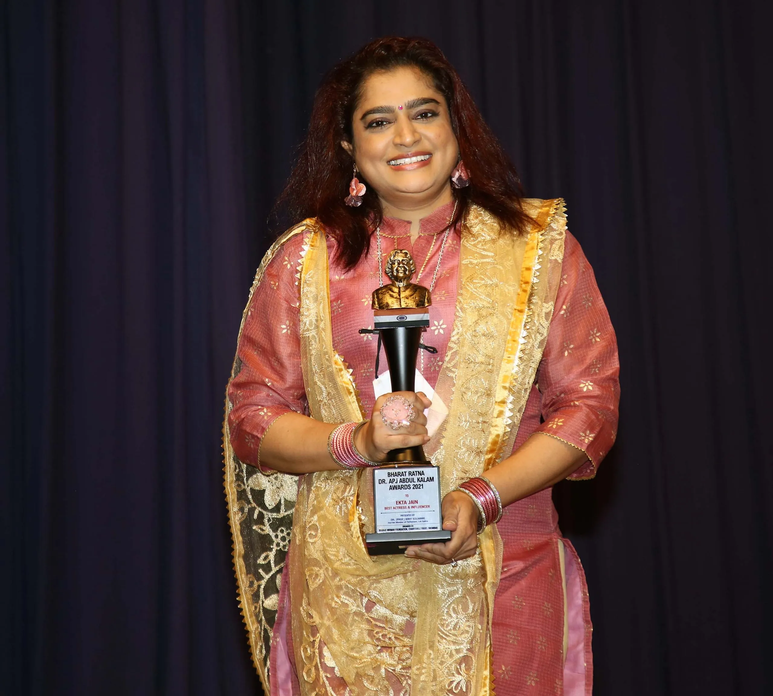 सलमा आगा, उदित नारायण, अनु मलिक, दीपशिखा नागपाल, मधुश्री, निहारिका रायजादा को भारत रत्न डॉ.एपीजे अब्दुल कलाम पुरस्कार से नवाजा गया