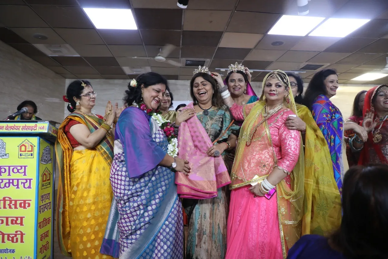 अध्यक्ष रचना सरीन आईपेक्स लेडीज क्लब में हुआ भारतीय परिधानों में हुआ लोक नृत्य