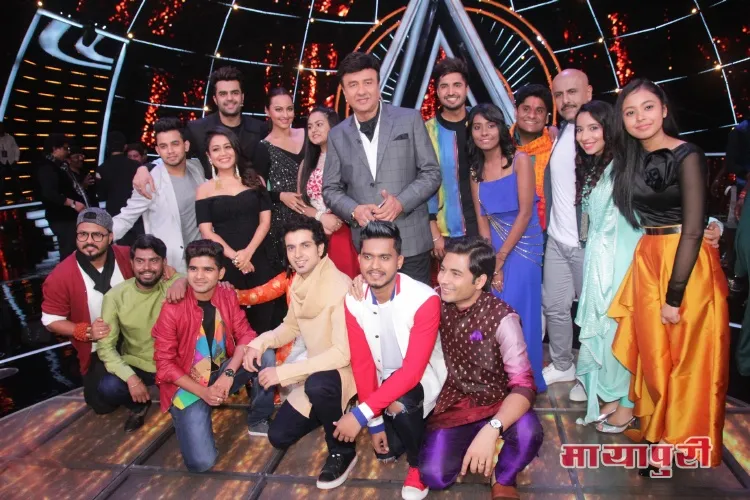 Maniesh Paul, Neha kakkar, Sonakshi Sinha, Anu Malik, Vishal Dadlani with Indian Idol 10 Contestants