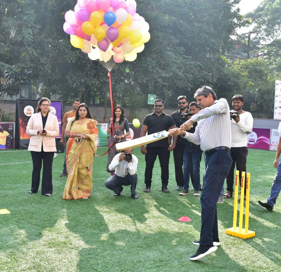 Photos: कपिल देव ने पुणे में एल्प्रो स्पोर्ट्स फेस्टिवल के विजेताओं को सम्मानित किया