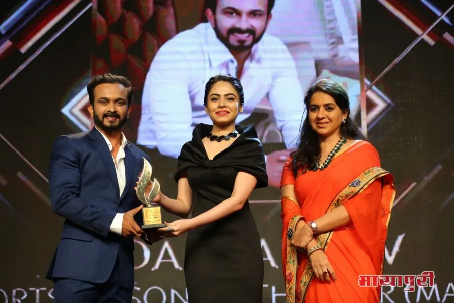 महाराष्ट्र अचीवर्स अवार्ड 2019 में शामिल हुए बॉलीवुड के तमाम सितारे