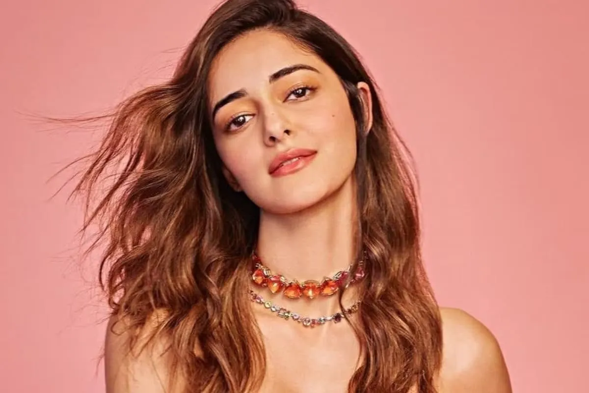 अनन्या पांडे की फिल्म CTRL का पहला लुक आउट, 'मिसमैच्ड' फेम विहान संग करेंगी  रोमांस, इस दिन होगी रिलीज - News18 हिंदी