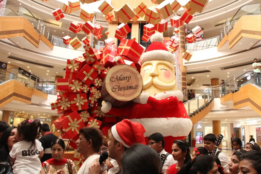 The 22 feet tall Gifting Santa unveiled