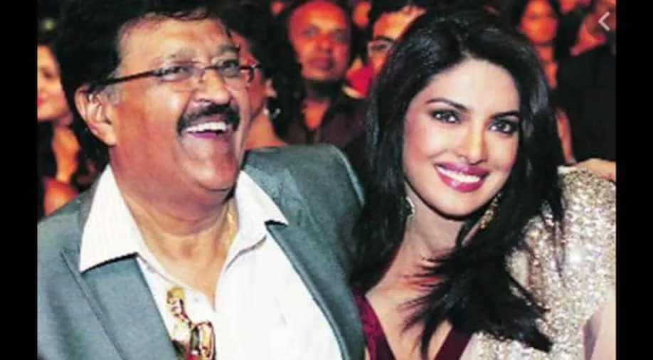 प्रियंका चोपड़ा ने अपने पिता के बर्थडे पर किआ विडिओ शेयर और कहा " मै  आपको याद करती  हूं  पापा ".