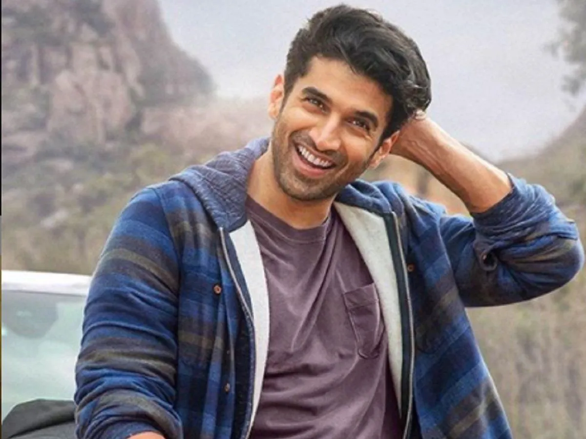 फिल्मों से पहले VJ की नौकरी करते थे आदित्य रॉय कपूर Happy birthday Aditya  Roy Kapur know some interesting facts about Ludo star