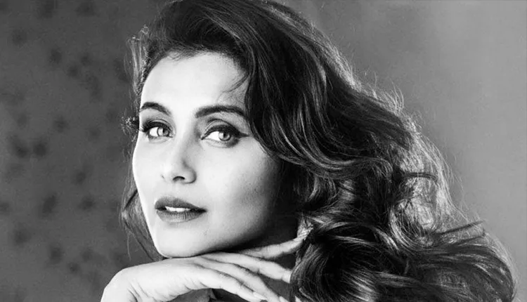 ये बॉलीवुड सेलेब्स सोशल मीडिया से आज भी रहते हैं दूर(Celebs not on Social Media)