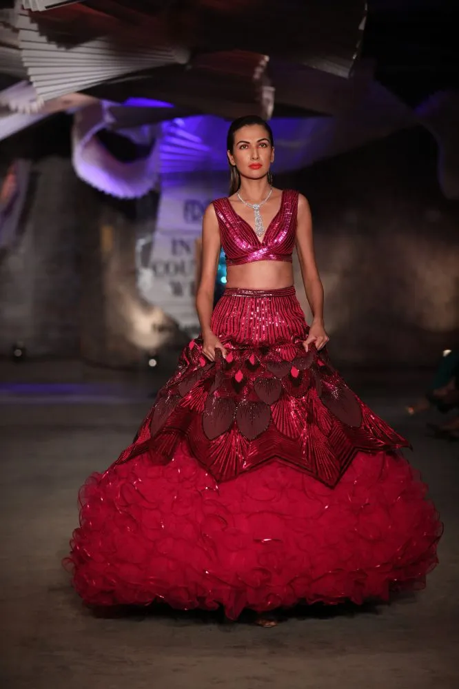 FDCI 2019 में ड‍िजाइनर अमित अग्रवाल की शो स्टॉपर बनी कियारा आडवाणी