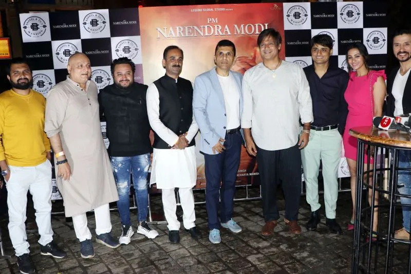 मुंबई में आयोजित हुई फिल्म पीएम नरेंद्र मोदी की सक्सेस पार्टी