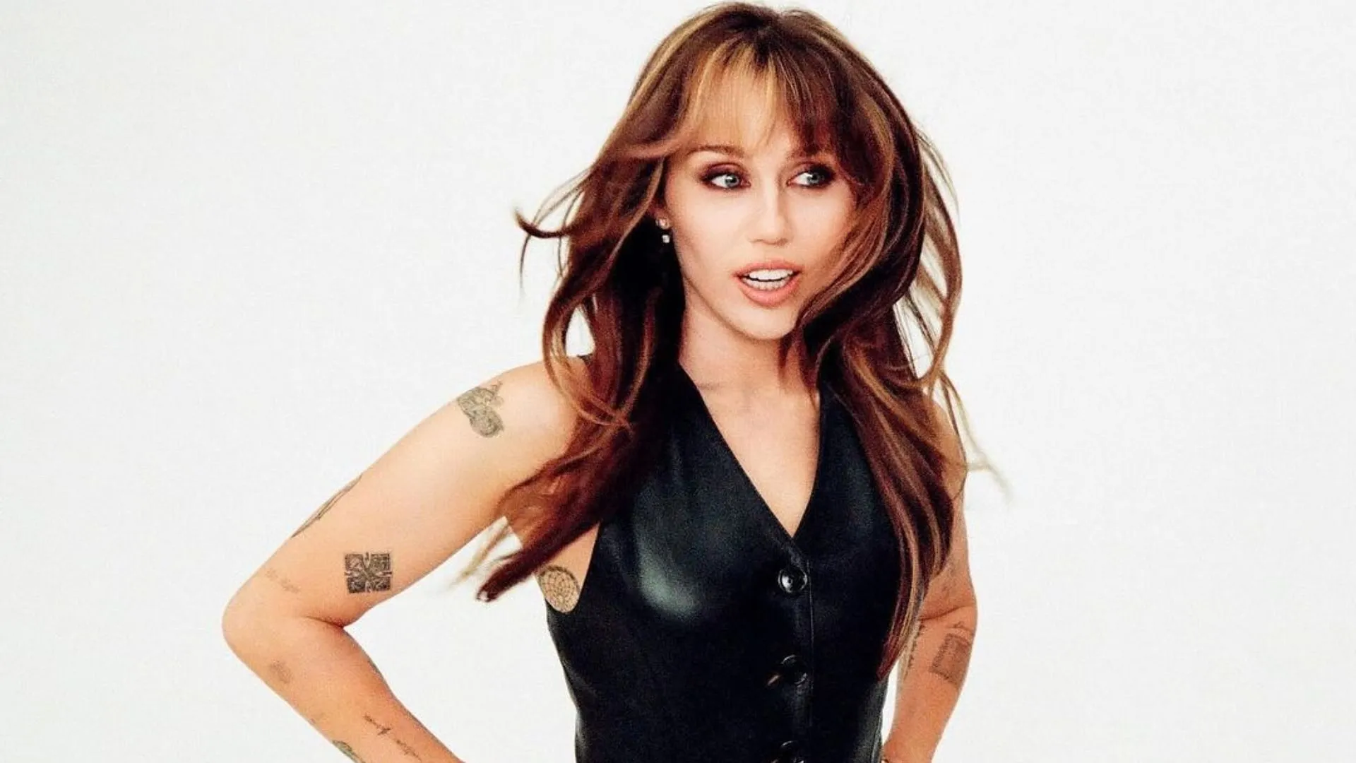 Miley Cyrus Accused Of Plagiarism For Her Grammy Winner Song Flowers Case  Filed Copying Bruno Mars's Song - Entertainment News: Amar Ujala - Miley  Cyrus:माइली साइरस ने जिस गाने से जीता था ग्रैमी, अब उसी पर लगा चोरी का आरोप,  मुकदमा दर्ज