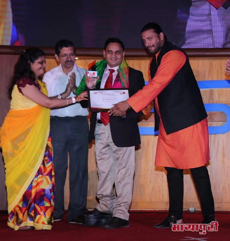 Akashdeep Saigal with ShoorVeer awardee Dr.Satinder Singh 