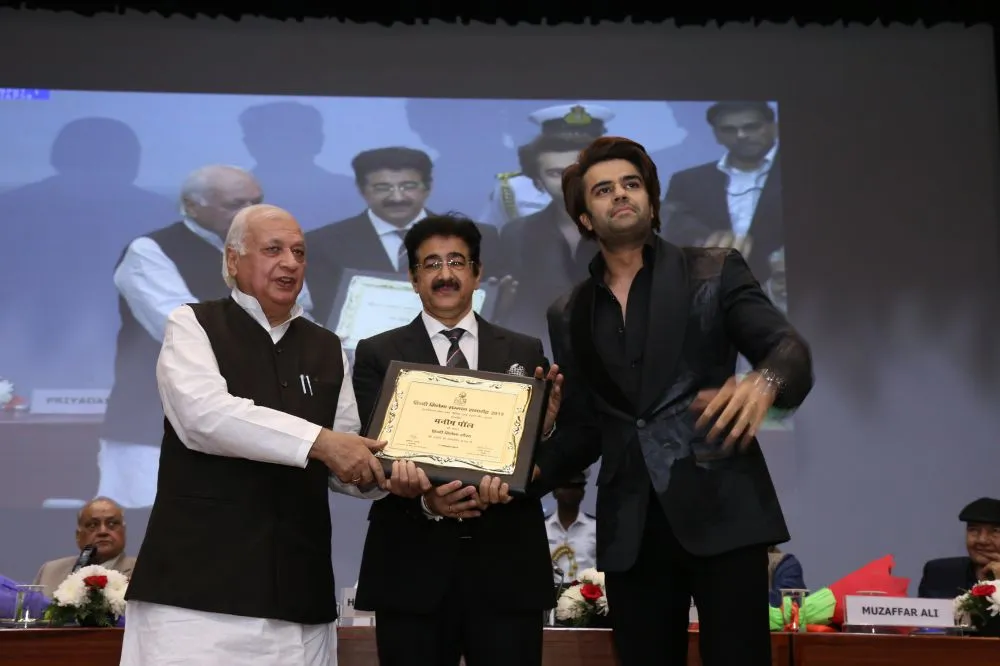 हिंदी सिनेमा सम्मान समारोह में सम्मानित हुई बड़ी बड़ी हस्तियां  