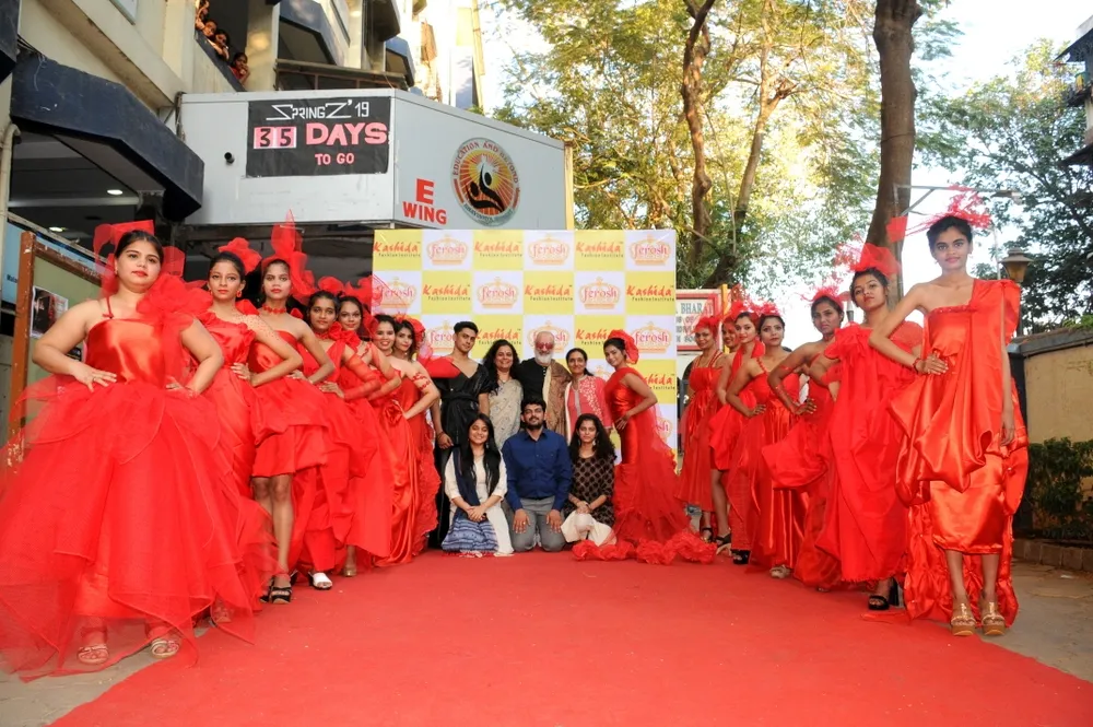 Mr. Kawaljit Singh, Mrs Trupti Davda and Models