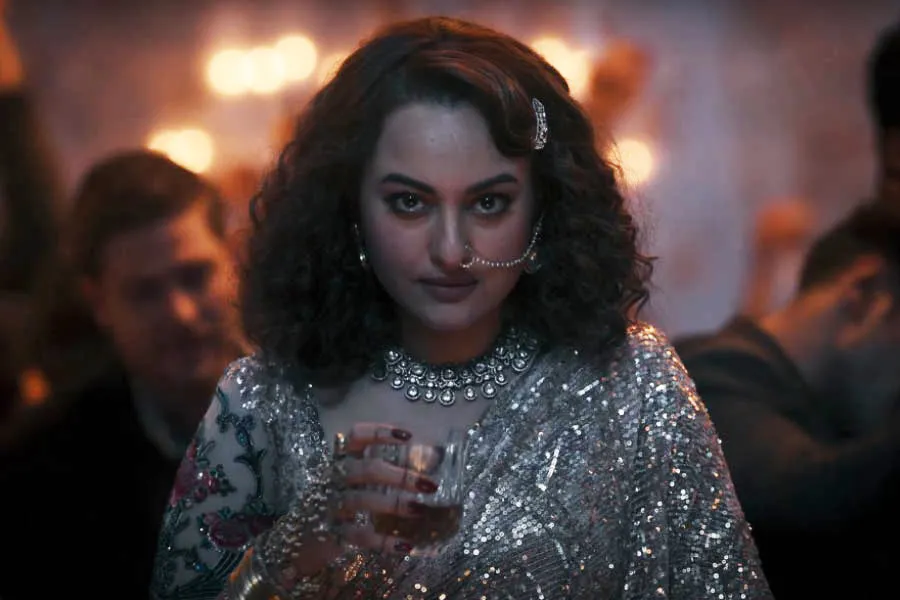 Heeramandi | Heeramandi song Tilasmi Bahein: Sonakshi Sinha simmers with  seduction in Sanjay Leela Bhansali's maiden series - Telegraph India