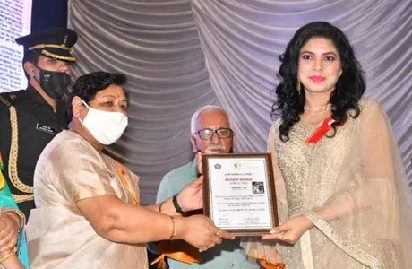 प्रेरणा धाबरडे: अवार्ड, फैशन, मॉडलिंग, एंकरिंग और सामाजिक कार्यों के साथ भी घर की जिम्मेदारियां पूरी की जा सकती हैं