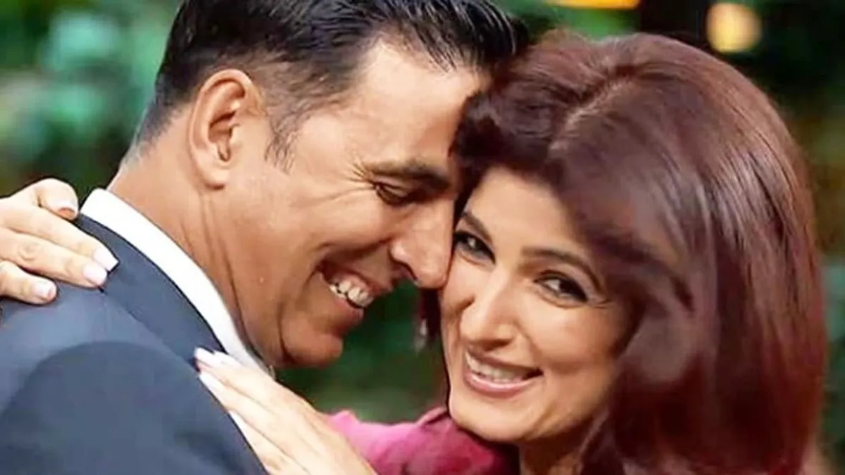 VIDEO: Akshay Kumar takes Twinkle Khanna to the hospital, later calls him  'driver from Chandni Chowk' – India TV