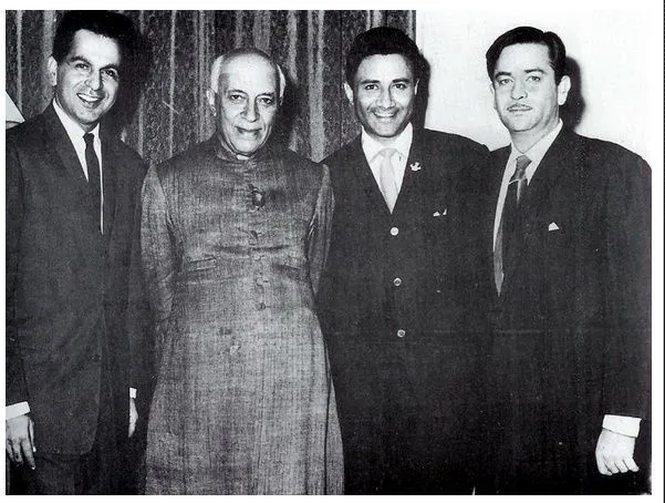 पीएम नरेंद्र मोदी से पहले नेहरू और इंदिरा गाँधी के साथ भी हुई थी बॉलीवुड की ये बैठकें देखें तस्वीरें!
