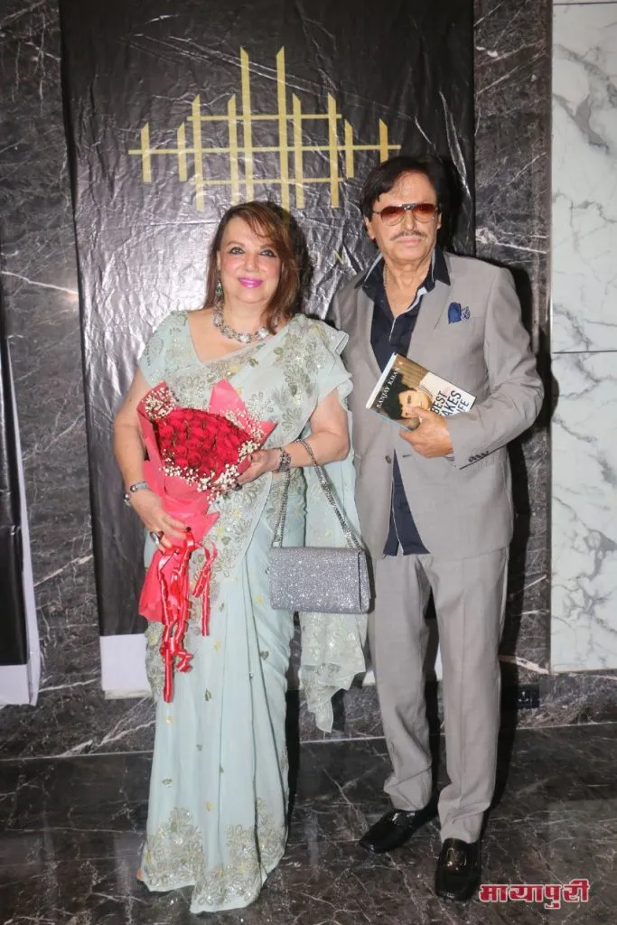 Sanjay Khan with wife