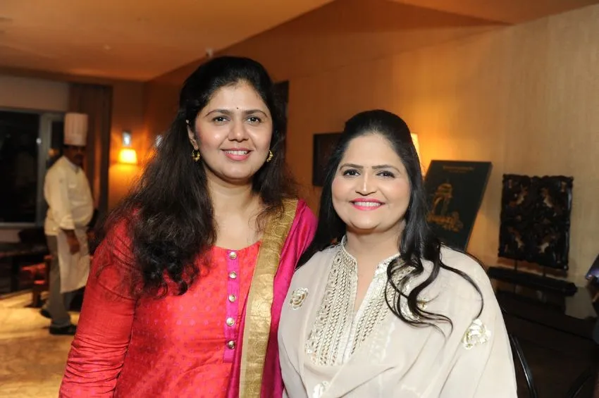 Pankaja Munde, Usha Kakade