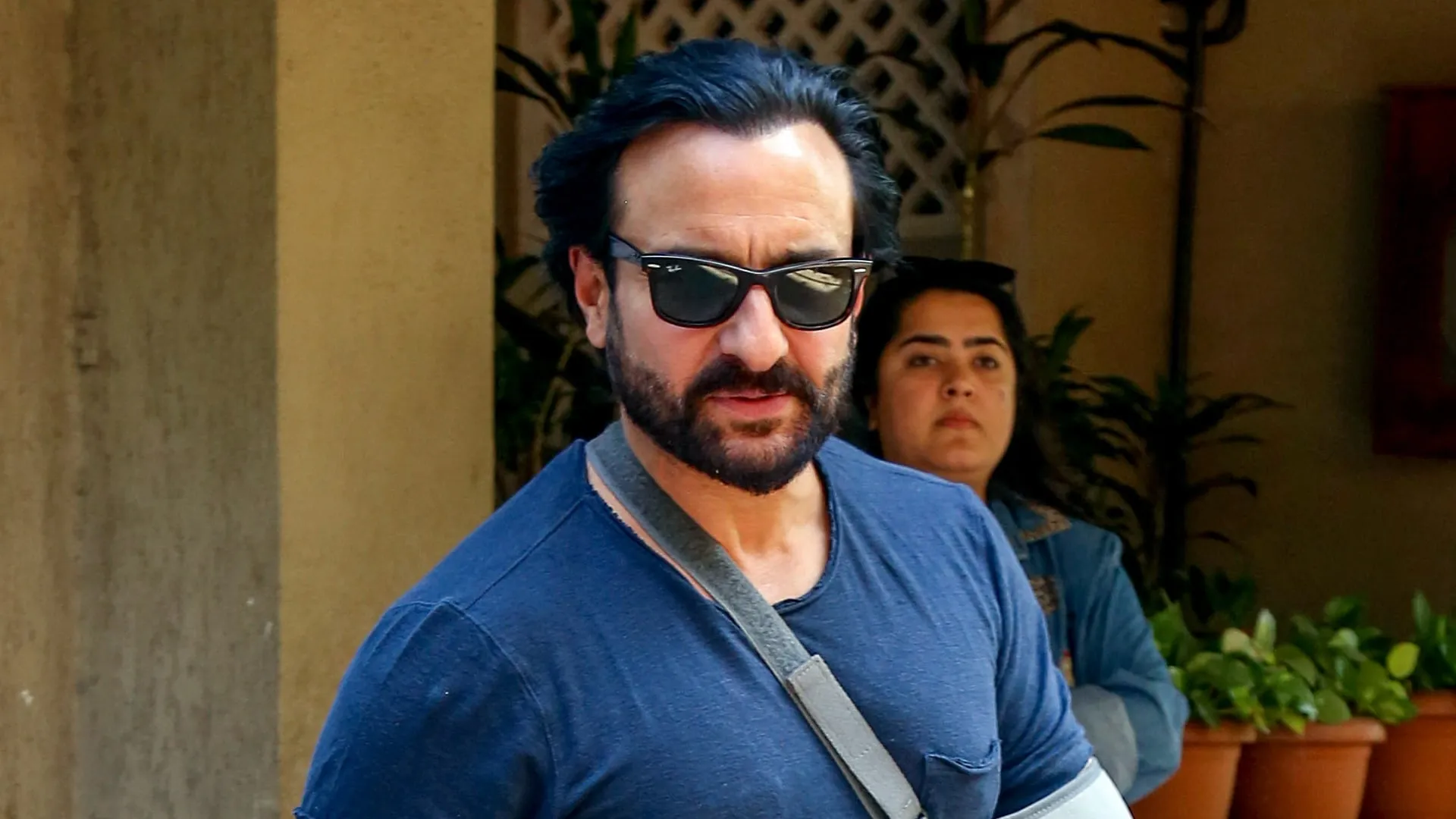 Saif Ali Khan Attacked: घर में घुसे चोर से रियल हीरो की तरह भिड़े सैफ अली  खान! जानिए पूरा मामला | What You Know All About The Attack Of Saif Ali Khan