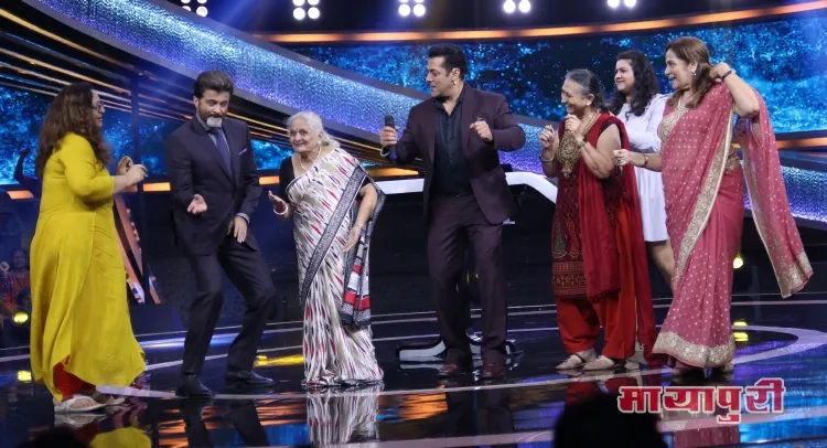 Anil Kapoor shakes a leg on the song 