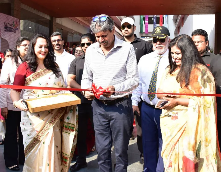 Photos: कपिल देव ने पुणे में एल्प्रो स्पोर्ट्स फेस्टिवल के विजेताओं को सम्मानित किया