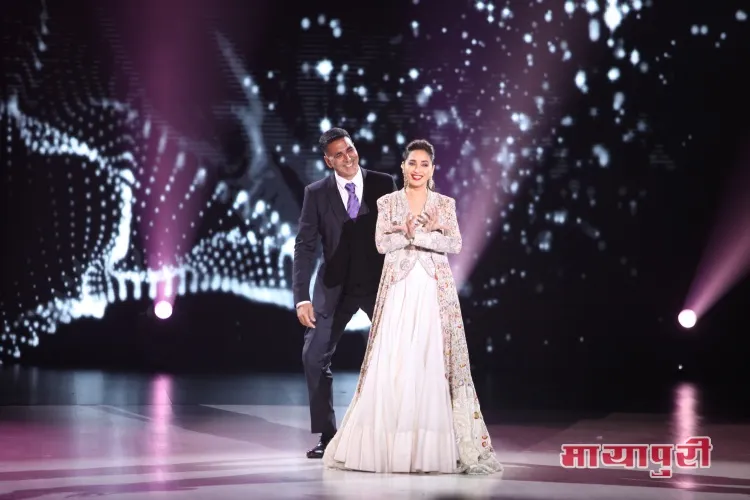 Akshay Kumar and Madhuri Dixit