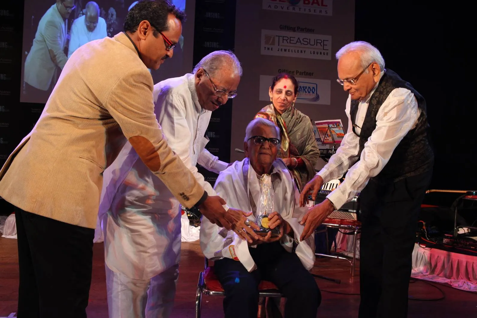 "सिग्नेचर ट्यून्स" स्वर आलाप आयोजित एक संगीत कार्यक्रम में इंडियन आइडल फेम गायक विशाल कोठारी करेंगे परफॉर्म