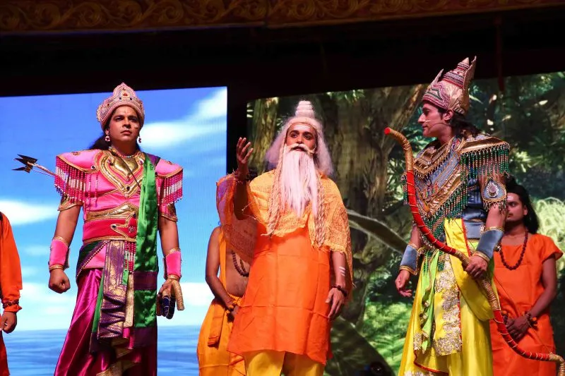 लवकुश रामलीला में तीसरे दिन अहिल्या उद्धार, धनुष विखंडन और सीता स्वयंवर का मनोहारी मंचन
