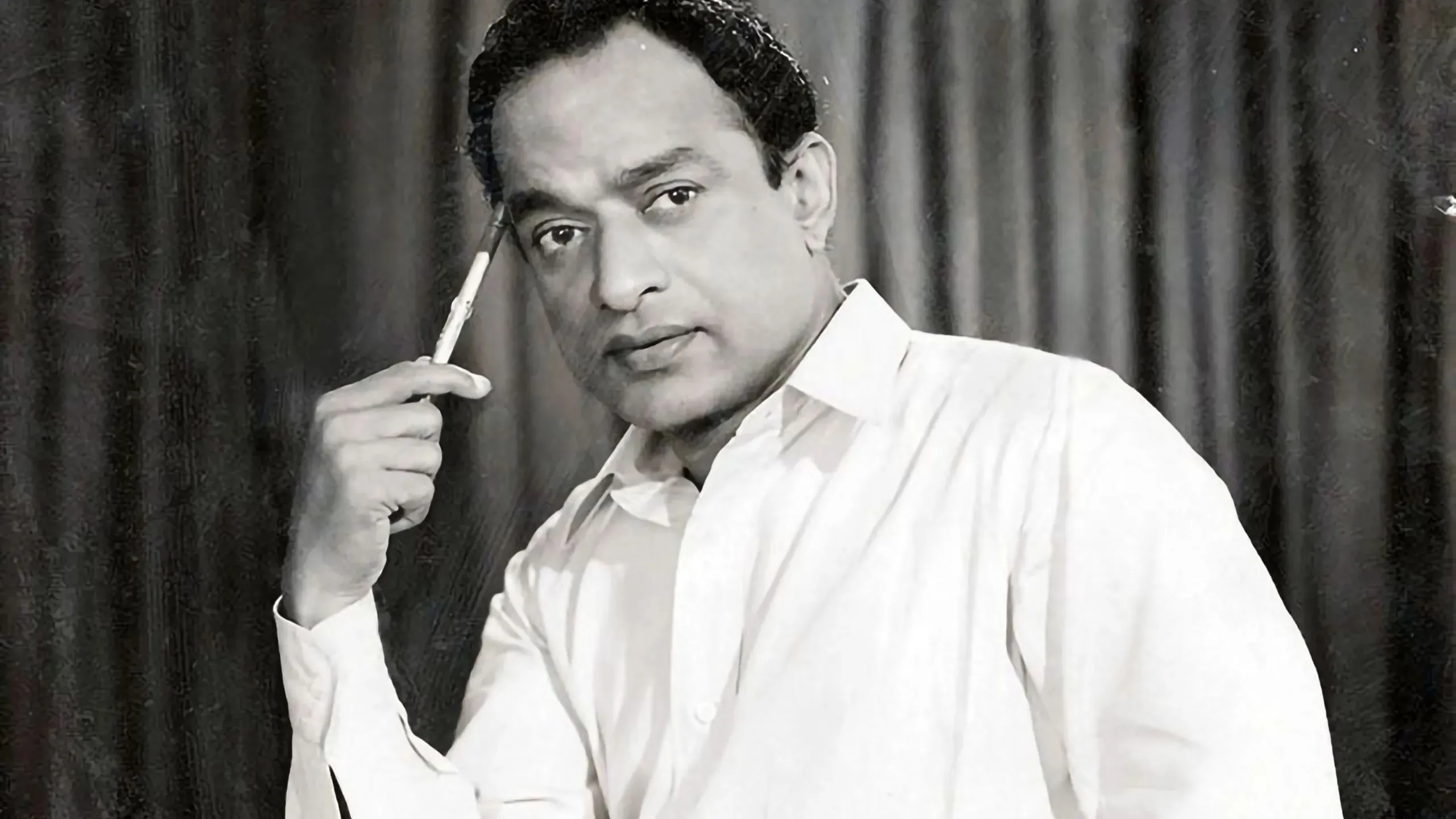 Celebrating the legacy of filmmaker V Shantaram on his birth anniversary |  Republic World