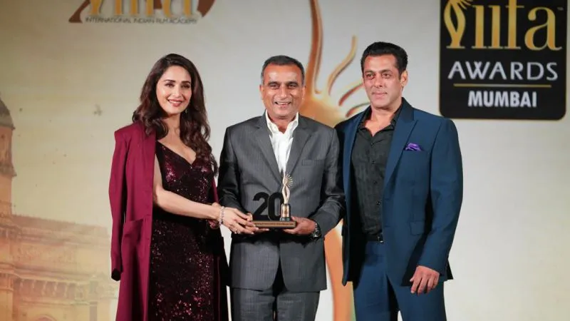 Photos: IIFA की प्रेस कॉन्फ्रेंस में पहुंचे सलमान खान, माधुरी और कैटरीना भी साथ आईं नज़र