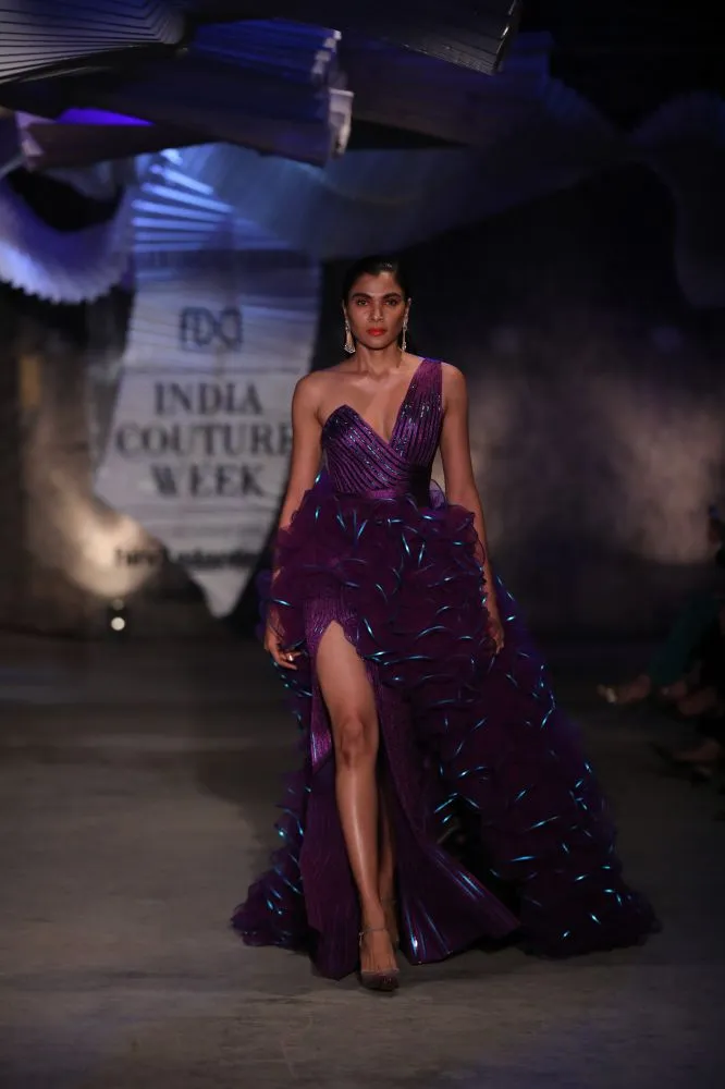 FDCI 2019 में ड‍िजाइनर अमित अग्रवाल की शो स्टॉपर बनी कियारा आडवाणी