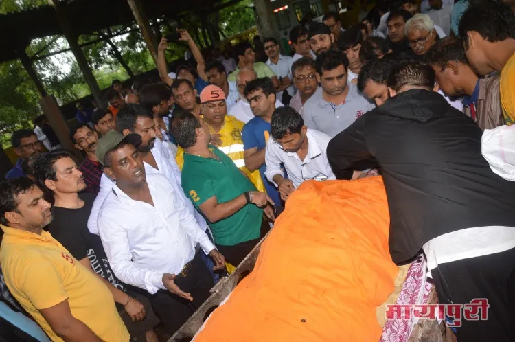 family and friends attend Taarak Mehta