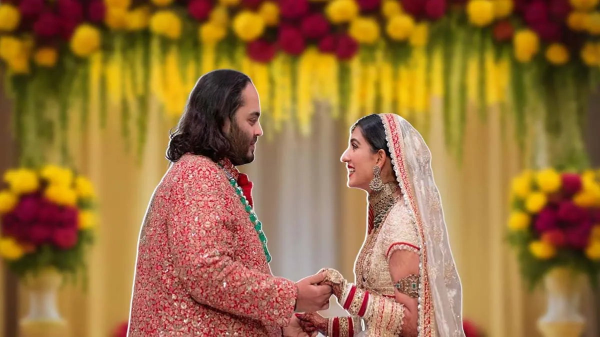 Anant Ambani and Radhika Merchant Wedding: शादी के अटूट बंधन में बंधे अनंत  और राधिका, सामने आईं तस्वीरें और वीडियो | anant ambani weds radhika merchant  on 12 july 2024 first photo