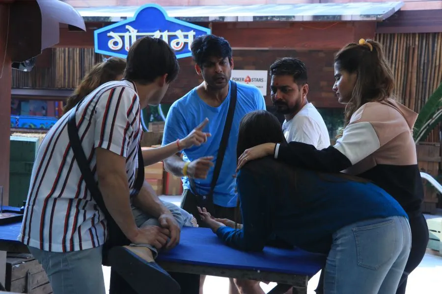 Bigg Boss-13, Day-36: बिग बॉस ने सिद्धार्थ शुक्ला को टास्क के दौरान आक्रामक होने के लिए लगाई फटकार