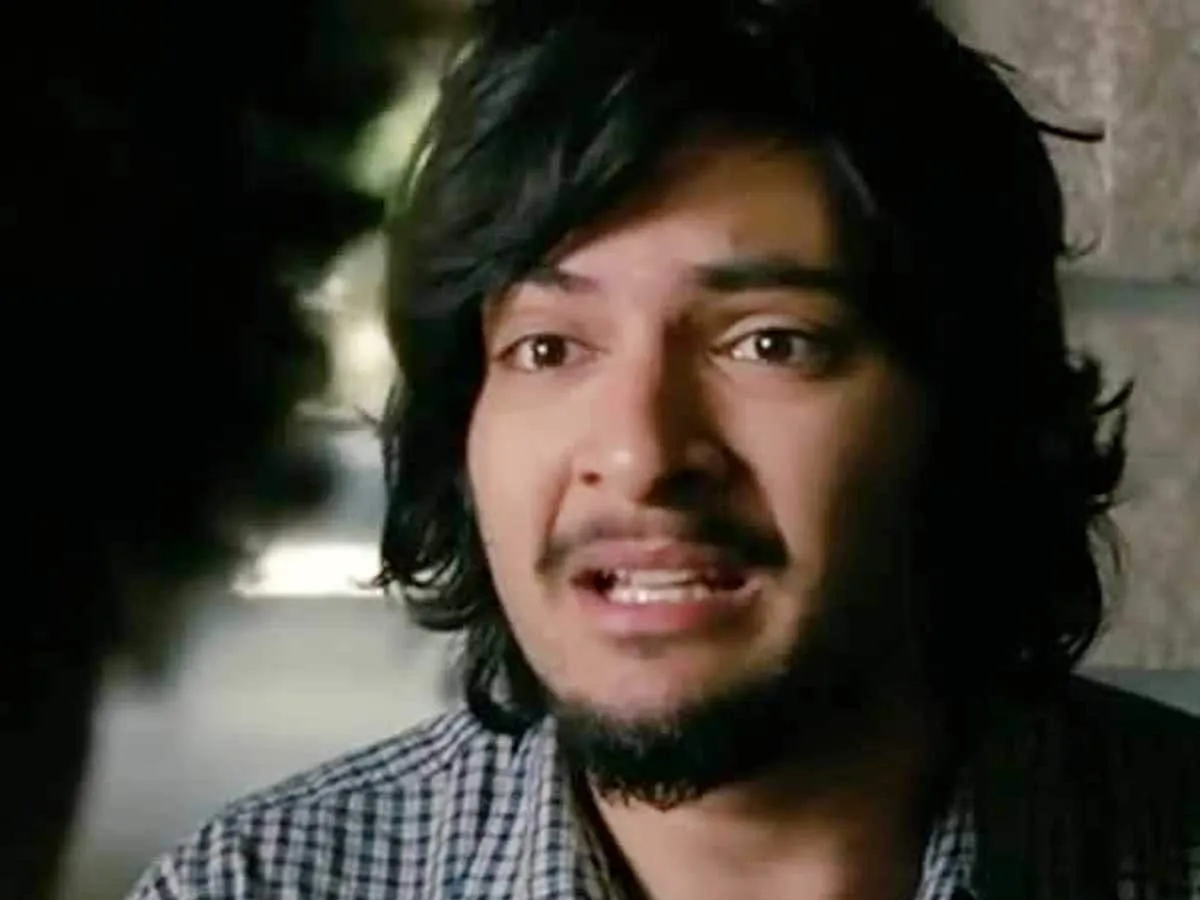 Ali Fazal revealed that his musician friends made fun of him for playing  the guitar in 3 Idiots | Filmfare.com