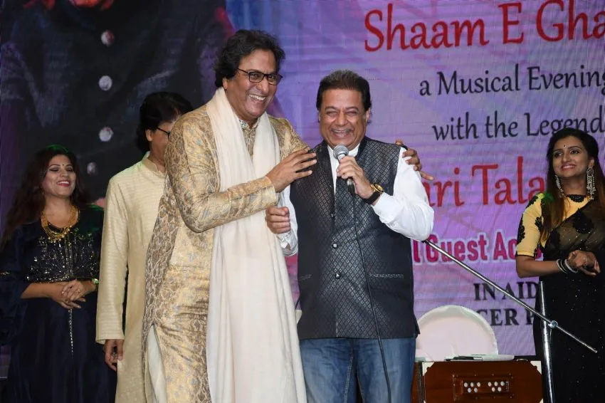 Talat Aziz with Anup Jalota