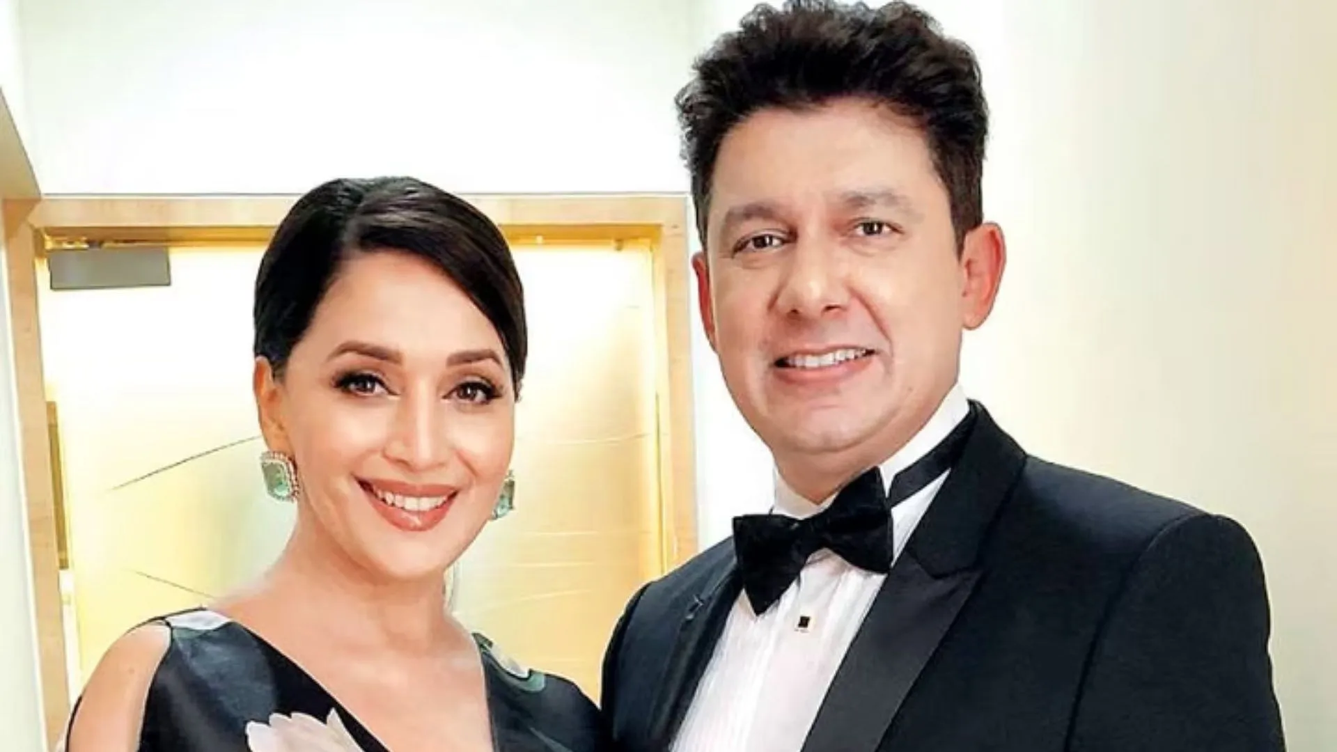 Madhuri Dixit Husband Shriram Nene Wrote Happy Good Friday Brutally Trolled  For Wishing - Entertainment News: Amar Ujala - Madhuri Dixit:'हैप्पी' गुड  फ्राइडे... लिख बुरे फंसे श्रीराम नेने, माधुरी के पति को