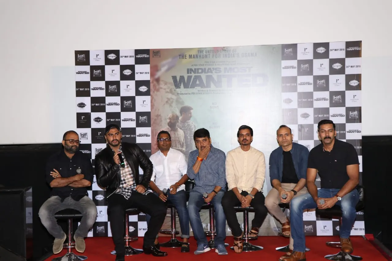 मुंबई में फिल्म इंडियाज मोस्ट वांटेड का ट्रेलर लॉन्च करने पहुंचे अर्जुन कपूर और डायरेक्टर राज कुमार गुप्ता