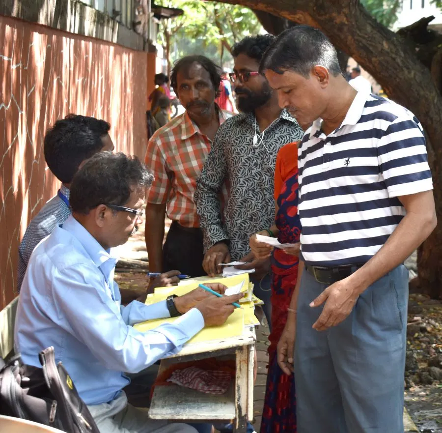 महाराष्ट्र विधानसभा चुनाव 2019 के दौरान बॉलीवुड स्टार्स ने वोट डाले