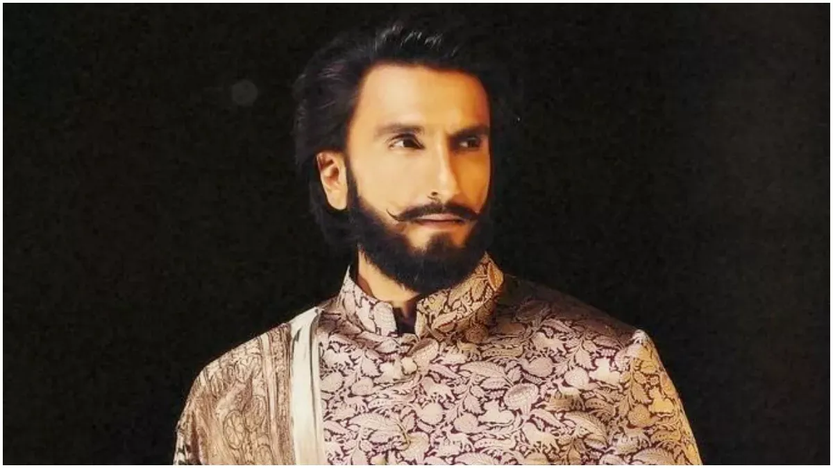 Ranveer Singh ने डीपफेक वीडियो मामले में दर्ज करवाई FIR, एआई की मदद से  Video को दिया गया था पॉलिटिकल ट्विस्ट - Ranveer Singh filled FIR against  his deepfake video from Varanasi