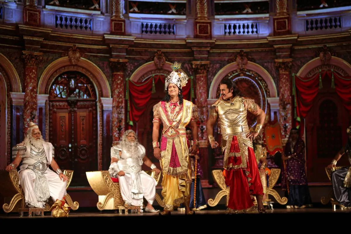 मुंबई में पुनीत इस्सर द्वारा लिखे गए थिएटर प्ले महाभारत का शानदार प्रीमियर हुआ