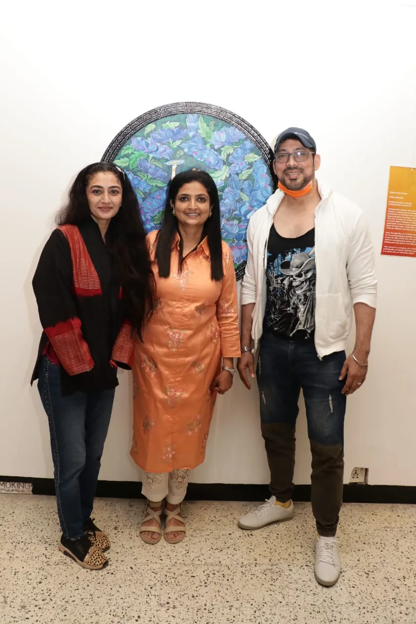 जहांगीर आर्ट गैलरी ने कानन खांट की पेंटिंग प्रदर्शनी "माया" की मेजबानी की