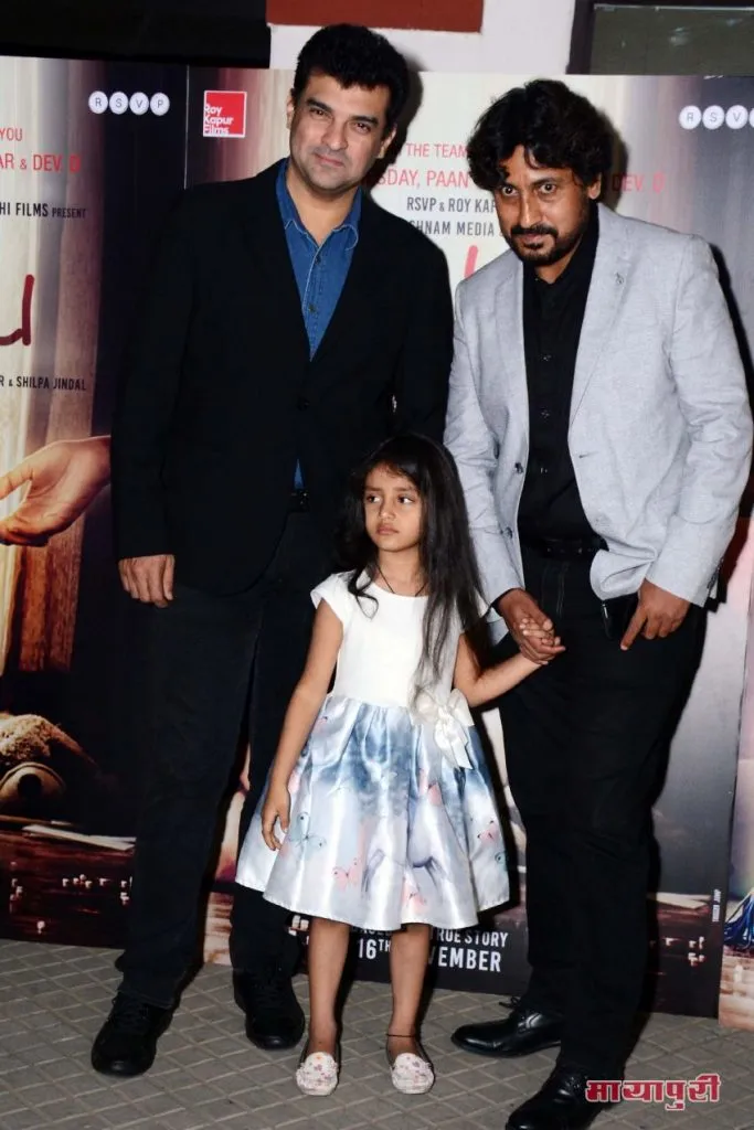 Mr Siddharth Roy Kapur and Mr Vinod Kapri with Myra Vishwakarma