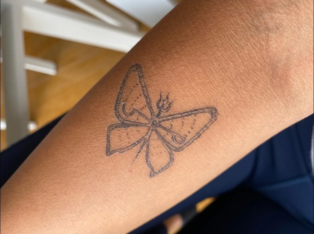 प्रज्ञा कपूर ने अपने पिता की यादों को अंकित करने के लिए अपने हाथ पर टैटू बनवाया।