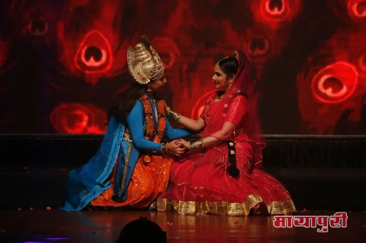 Actor-Danseuse Gracy Singh performs at ISKCON