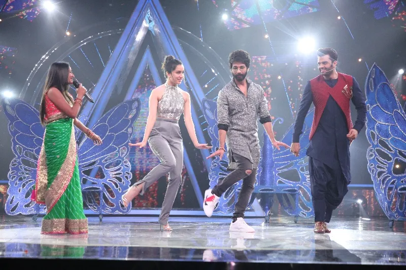 Contestant Renu Nagar makes Shraddha and Shahid Kapoor dance to her tunes 