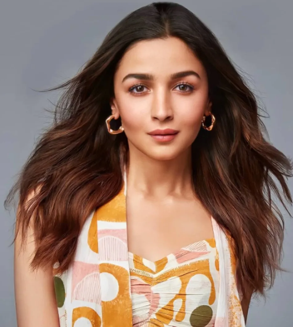 पर्पल बिकिनी में Alia Bhatt की फोटोज वायरल, एक्ट्रेस की क्यूट स्माइल ने  जीता दिल - Bollywood News AajTak