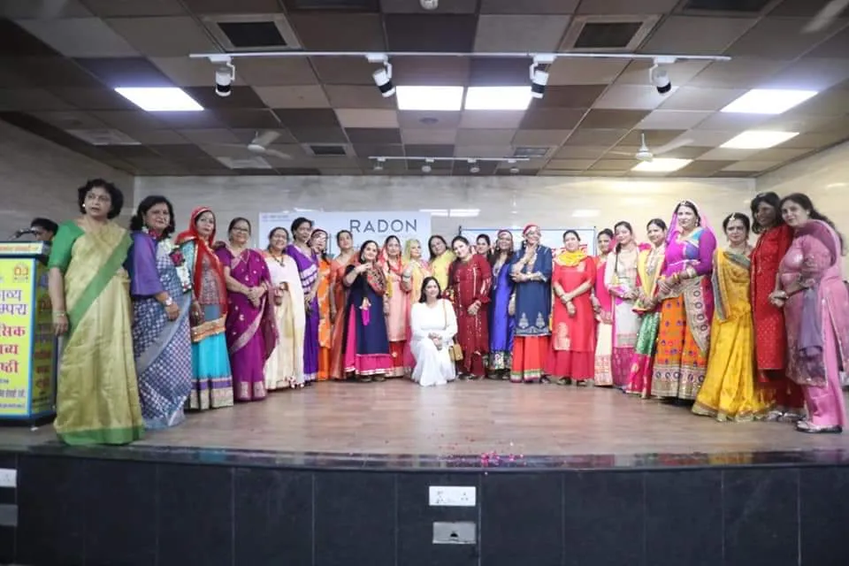 अध्यक्ष रचना सरीन आईपेक्स लेडीज क्लब में हुआ भारतीय परिधानों में हुआ लोक नृत्य