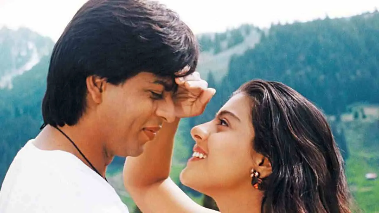 जब Shahrukh Khan ने Kajol को प्यार करते-करते जमीन में पटक दिया, काजोल रह गई  हैरान, फिर कहा- ये क्या किया तुमने