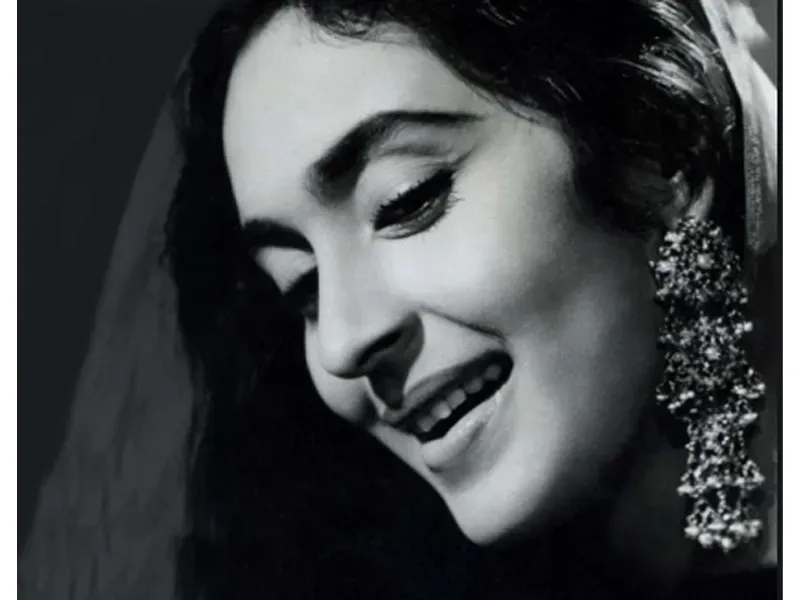 Nutan Birthday Special : 14 की उम्र में फिल्म डेब्यू 16 की उम्र में बनीं मिस इंडिया ,नूतन के निधन के बाद ये दो फिल्में हुईं रिलीज़